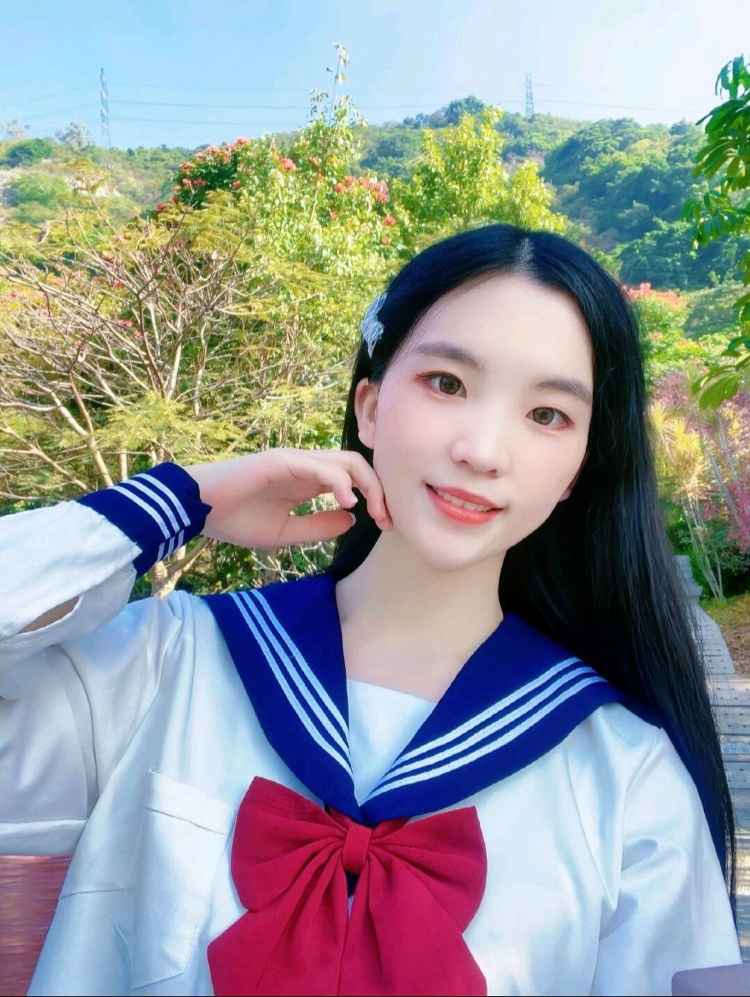 ⑅ʚ ᔕᗯEETɞ🍒

甜甜的蛋糕和你一样，忍不住心动
丝袜推荐 黑丝 小腿袜