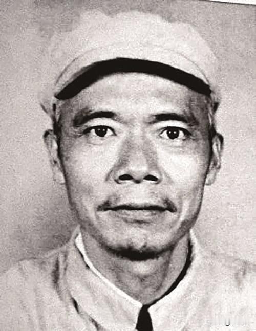 1937年，地下党员涂作潮与邻居打牌，闲聊中，邻居突然不说话，开始怀疑涂作潮的身