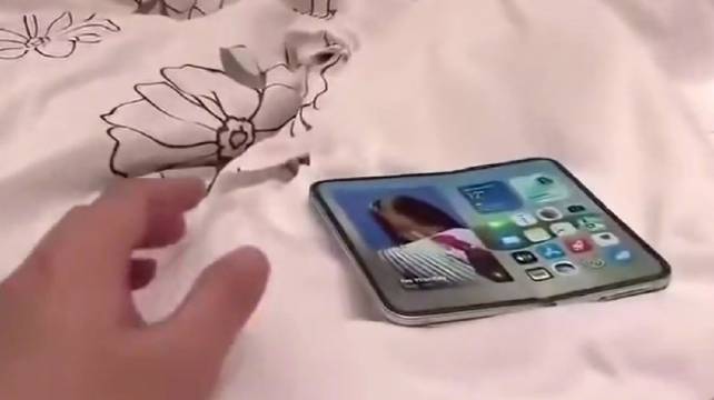 #iPhoneDuo开箱# 他一定是死忠果粉了！[doge]