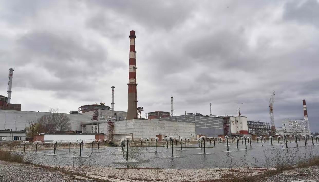 最近总听见那些明星说自个儿收入不高，听着真让人犯嘀咕，一年赚几十万，在圈里可能真