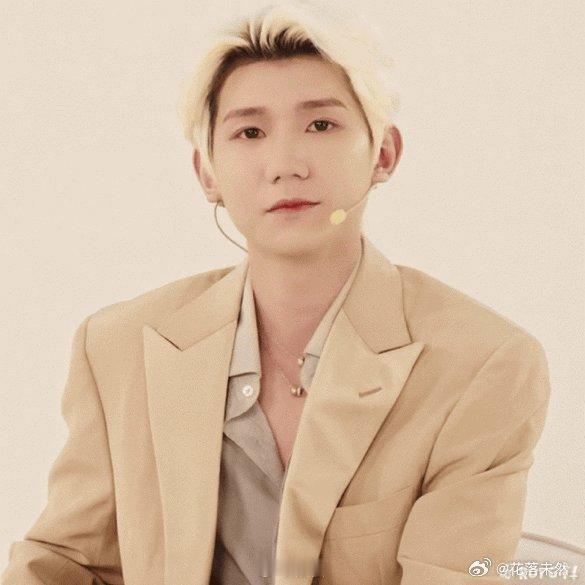 王源直播 王源巡演太让人羡慕了，新专辑陆续解锁中，马上能听到他的原创歌曲了～[哇