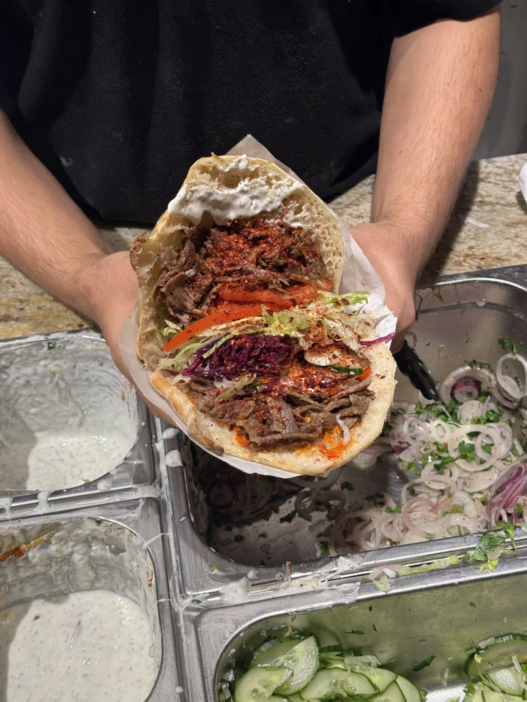 谁说瑞士不好吃！这个比脸还大的kebab太香了