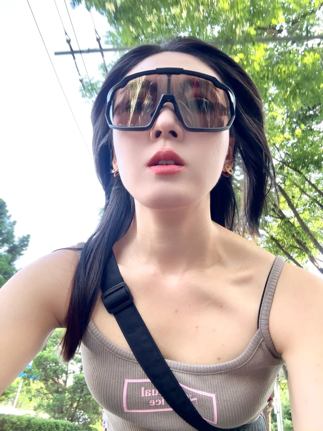 右转的电动车能减速转小弯吗？！⚠️