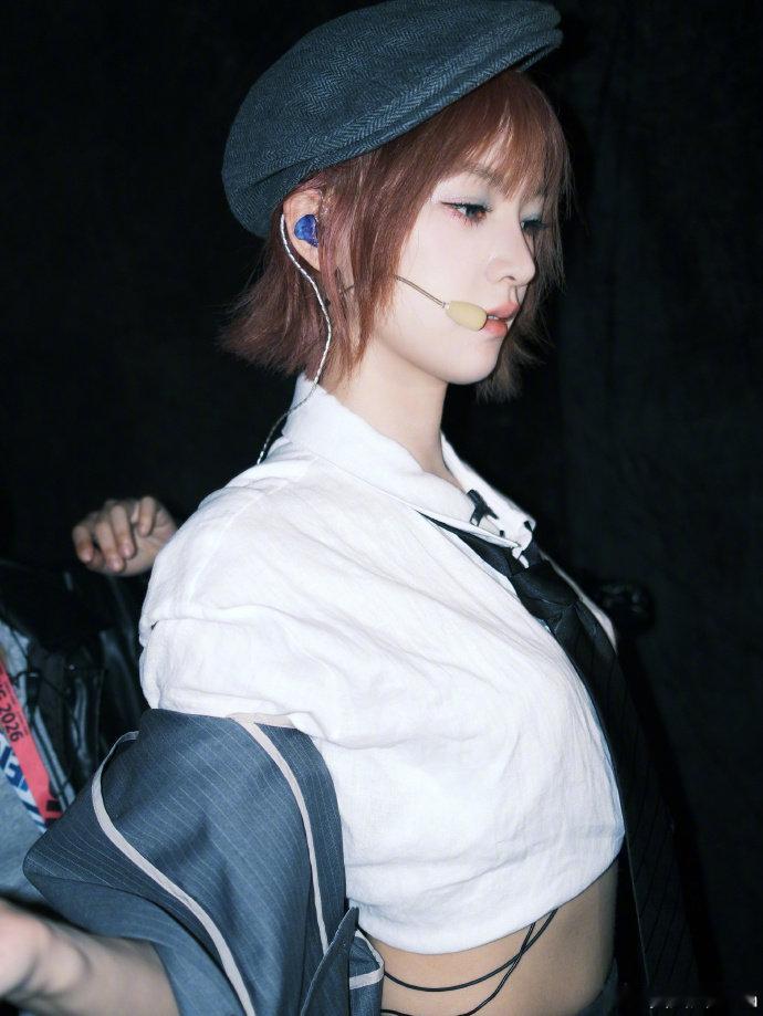 黄灿灿我没事我装的表面稳如老狗，内心慌得不行，说的就是黄灿灿乘风2026