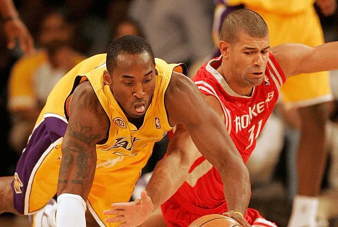 巴蒂尔：科比总会进行心理战，和他比赛时我就把头埋低打球
4月03日讯 近日，在篮