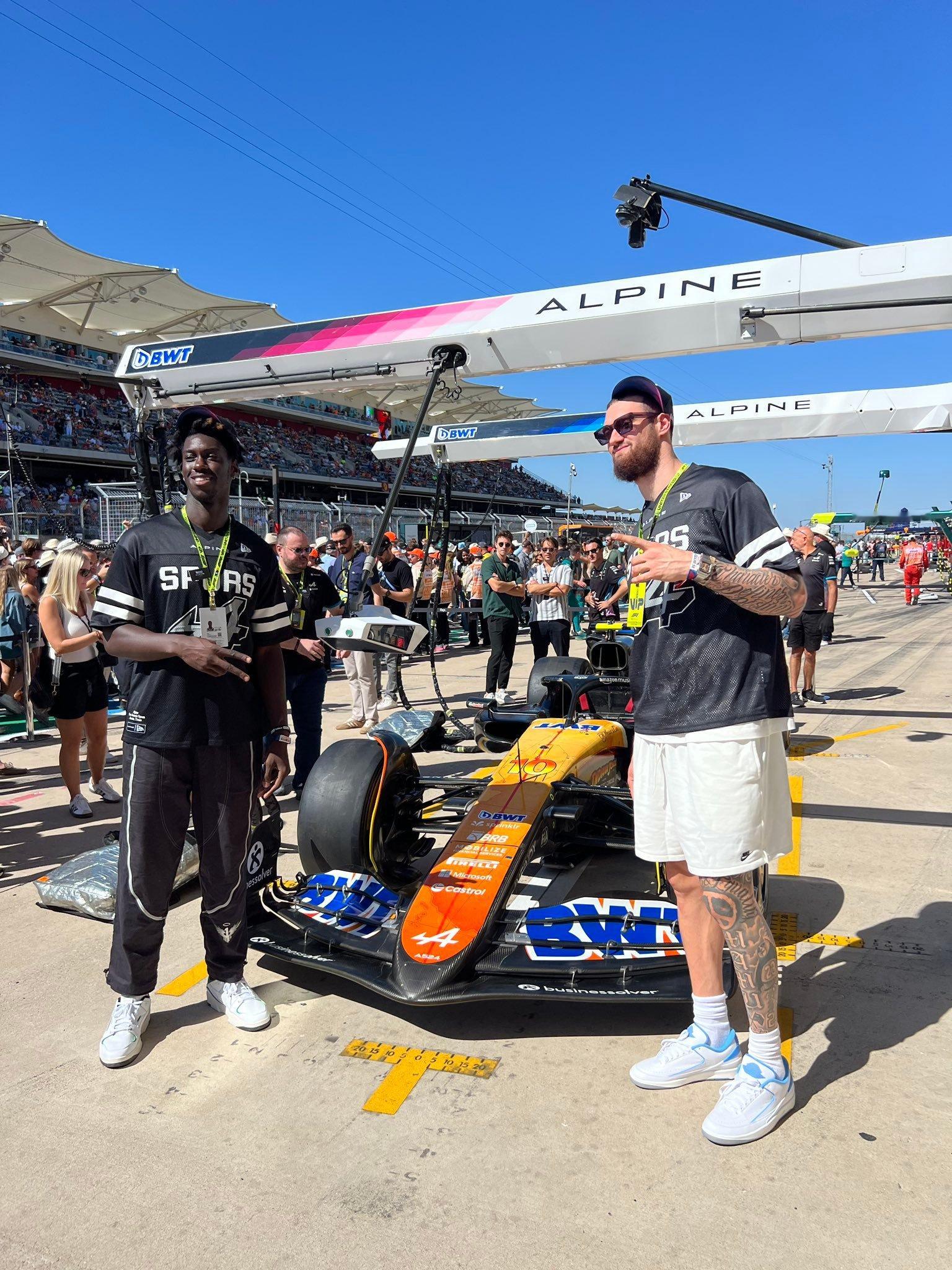 在奥斯汀观战F1比赛🏎️#超话创作官# ｜#不想上班# ｜#圣安东尼奥马刺# 