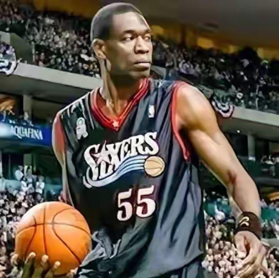“非洲大山”穆托姆博这一辈子活得值不值？！1、NBA职业生涯总收入1.5亿美元2