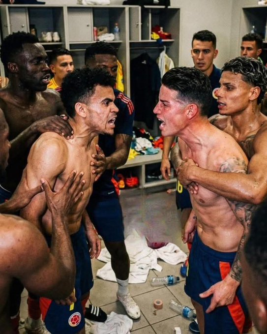 詹姆斯·罗德里格斯和路易斯·迪亚兹在更衣室发生冲突——激烈争吵迫使队友介入。有报