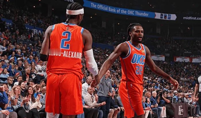 雷霆现在真是“势不可挡”啊！
之前还是三节打卡，那会是压力山大大，但要么杰威不打