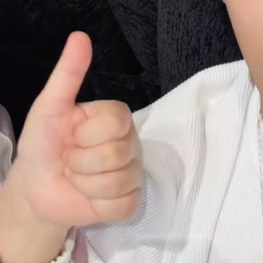 嗯！终于知道我峻的手随谁了！ 