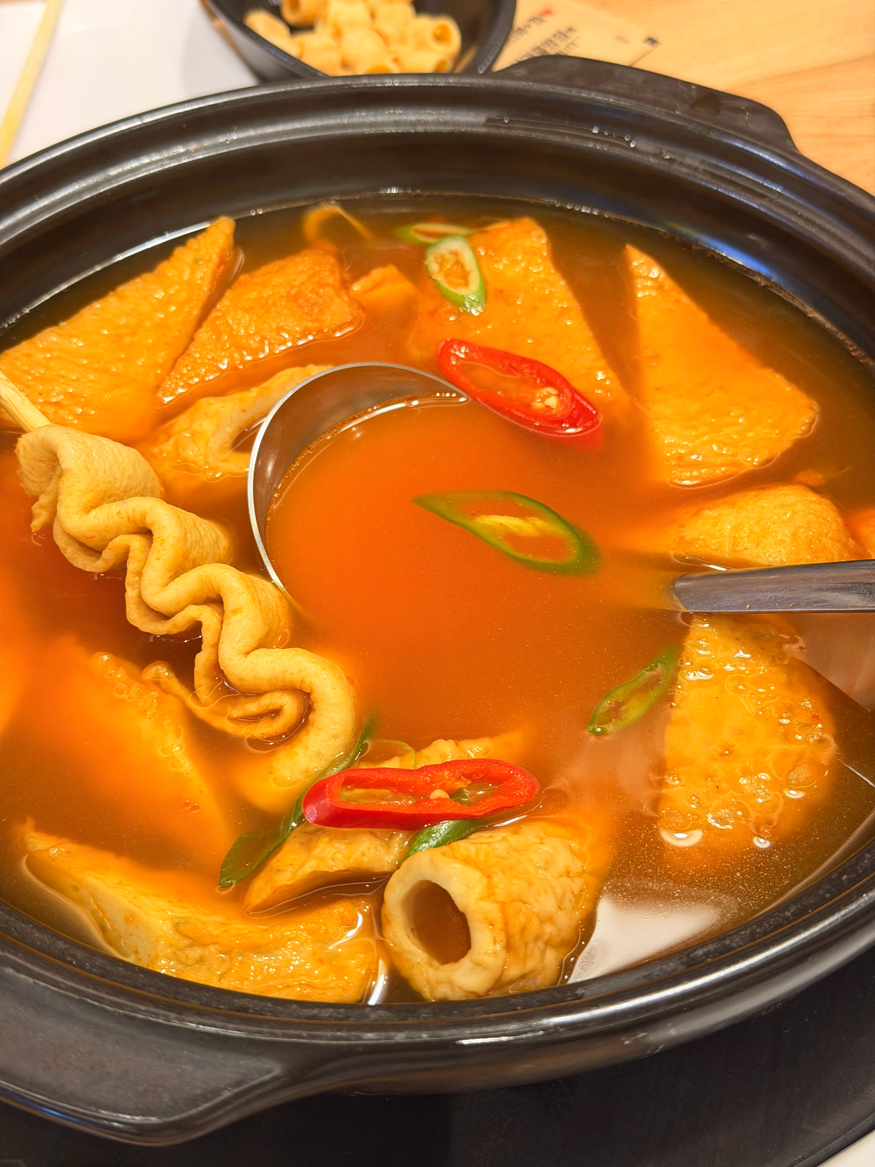 落地韩国的第一顿饭，只有炸鸡店还在深夜营业了[泪奔] ​​​