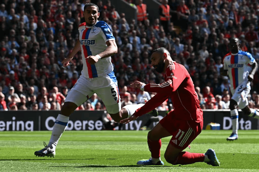 舍伍德：水晶宫球员和萨拉赫完全没身体接触，后者纯属假摔