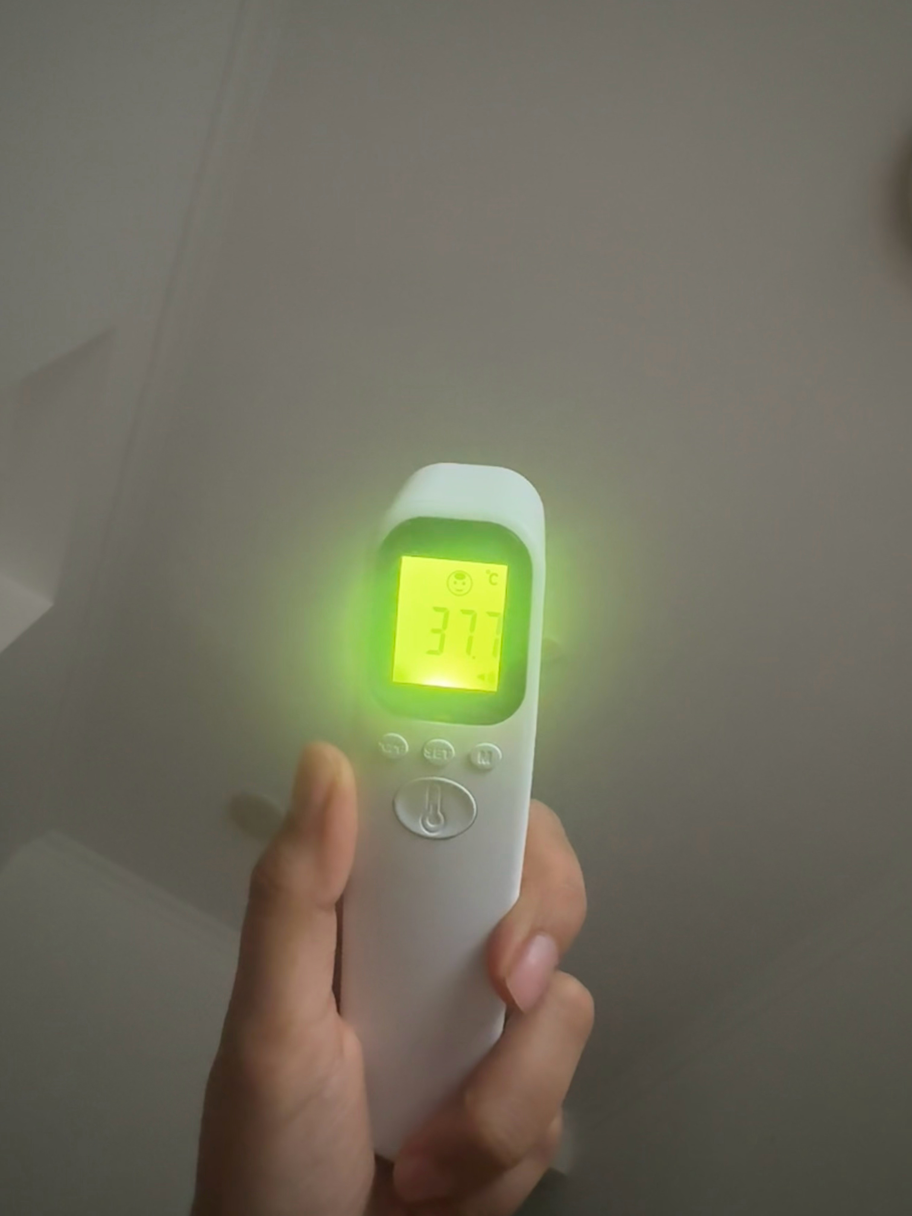 世界上最难受的事莫过于夏天发低烧了吧