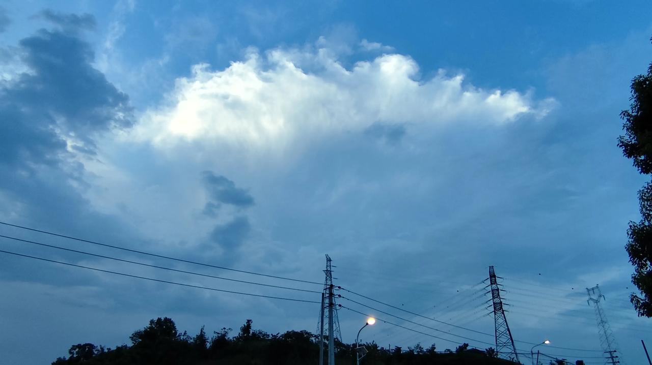 晒图笔记大赛大自然的气息和美景～天空之城的风景！每日见景随拍