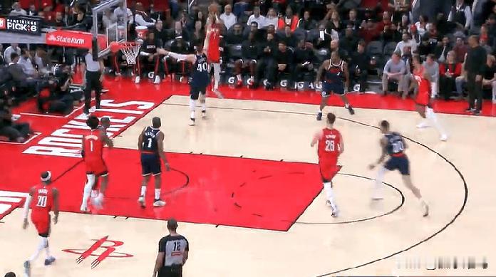 杜兰特永远不让人失望！连中四球得分上双，杜兰特要开火了，扛着火箭前进



杜兰