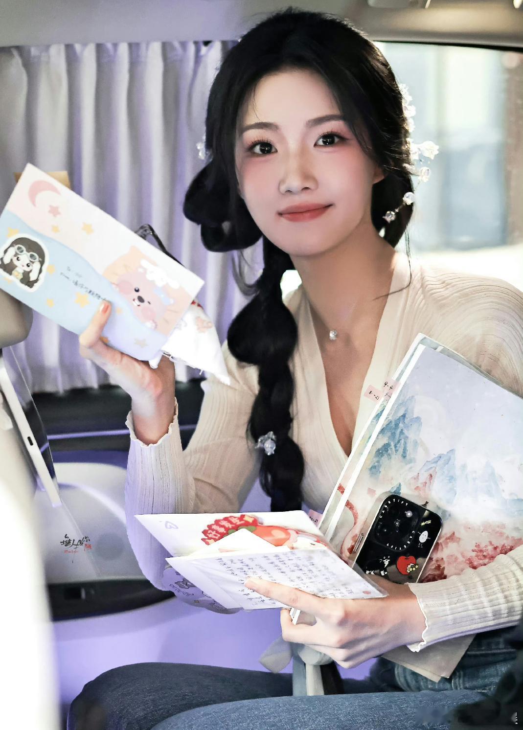 卢昱晓入青云的妆造已经达到了一个next level的水平 ​​​