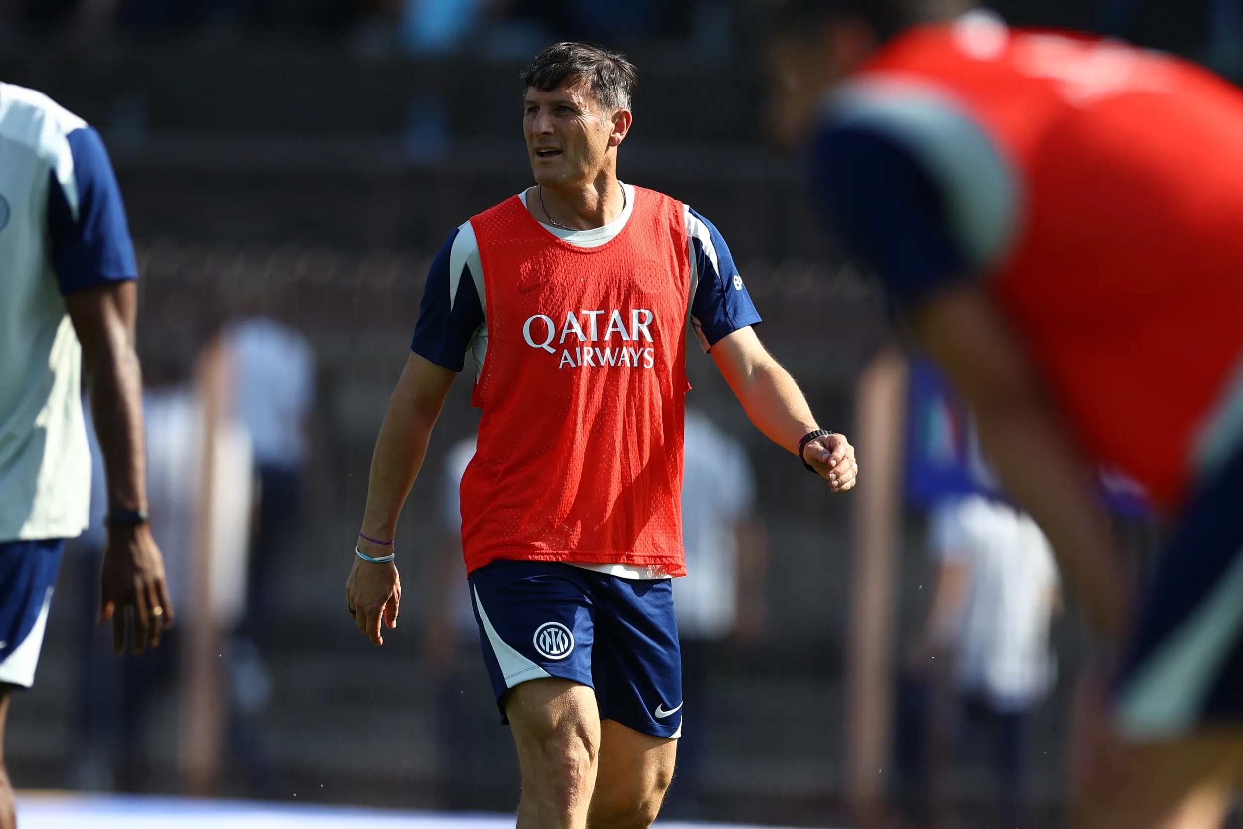 国际米兰 身穿西装的萨内蒂还不太显老，球场上的就很明显了。ForzaInter