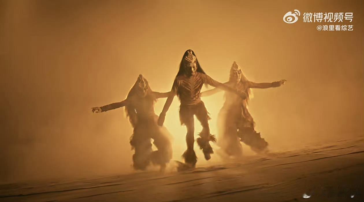 美国AI大牛盛赞杨丽萍千问节目 当东方舞蹈遇上千问AI，杨丽萍舞台直接封神！美国