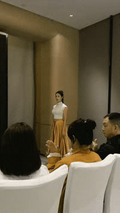 这几圈一转，把人转晕乎了！