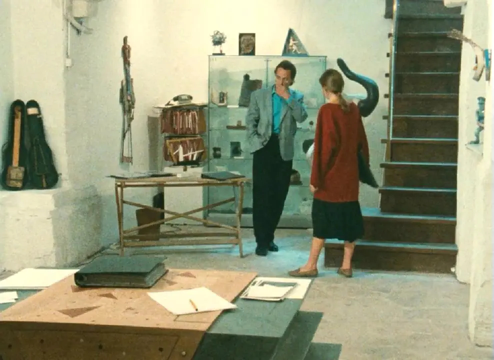 早安🌞“蓝色时刻多么短，而你天亮就要离开了。”——《双姝奇缘》埃里克·侯麦（1