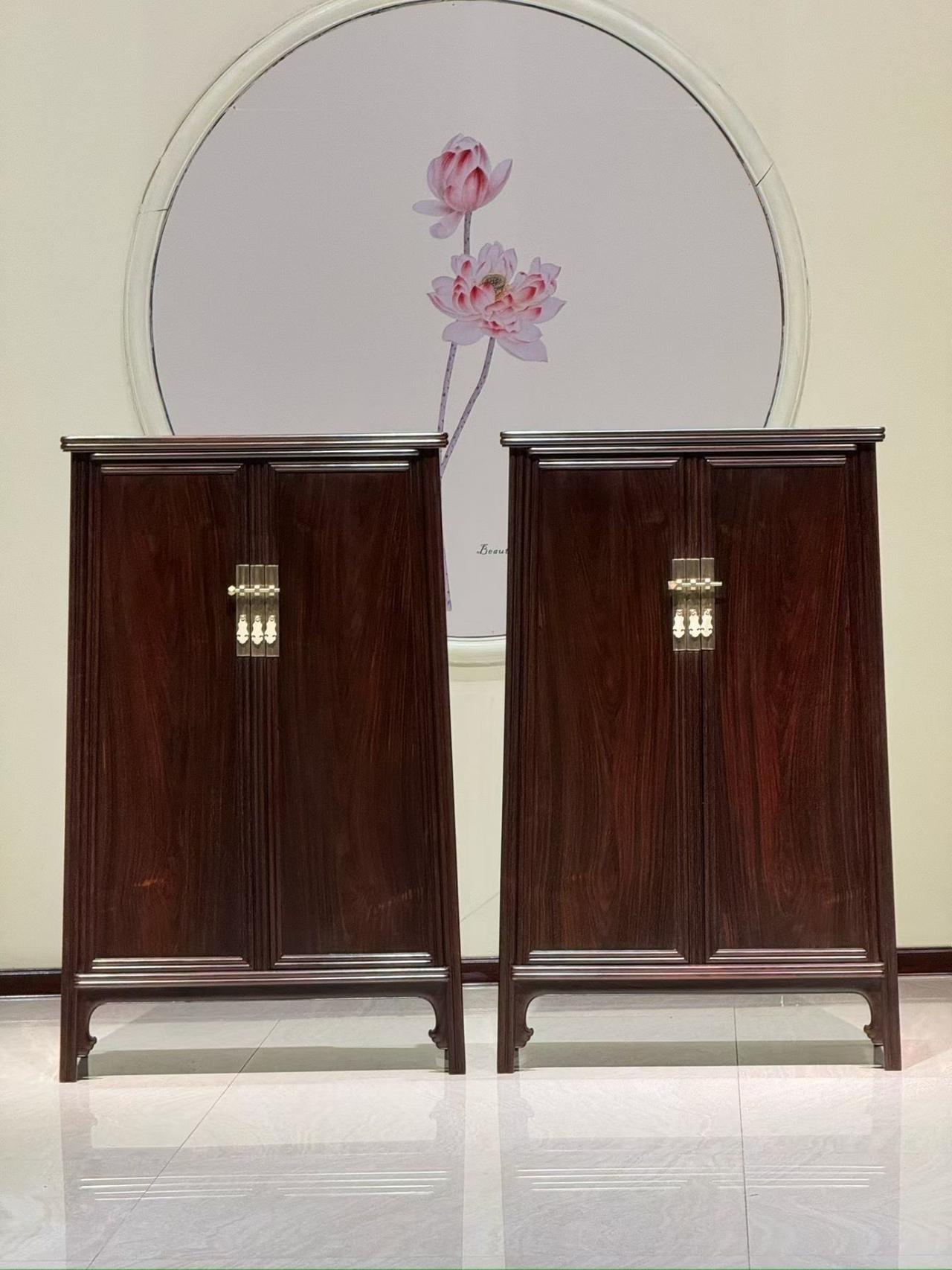 我们经常说品一套家具，需要从它的原材料，器型，工艺以及其他方面综合的角度去去品评