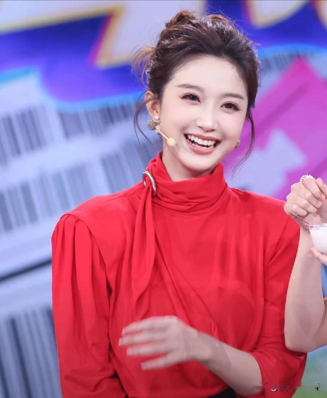 春晚最大黑马
出现！不是明星竟是她…
 
2026春晚最大赢家，不是沈腾、王菲，