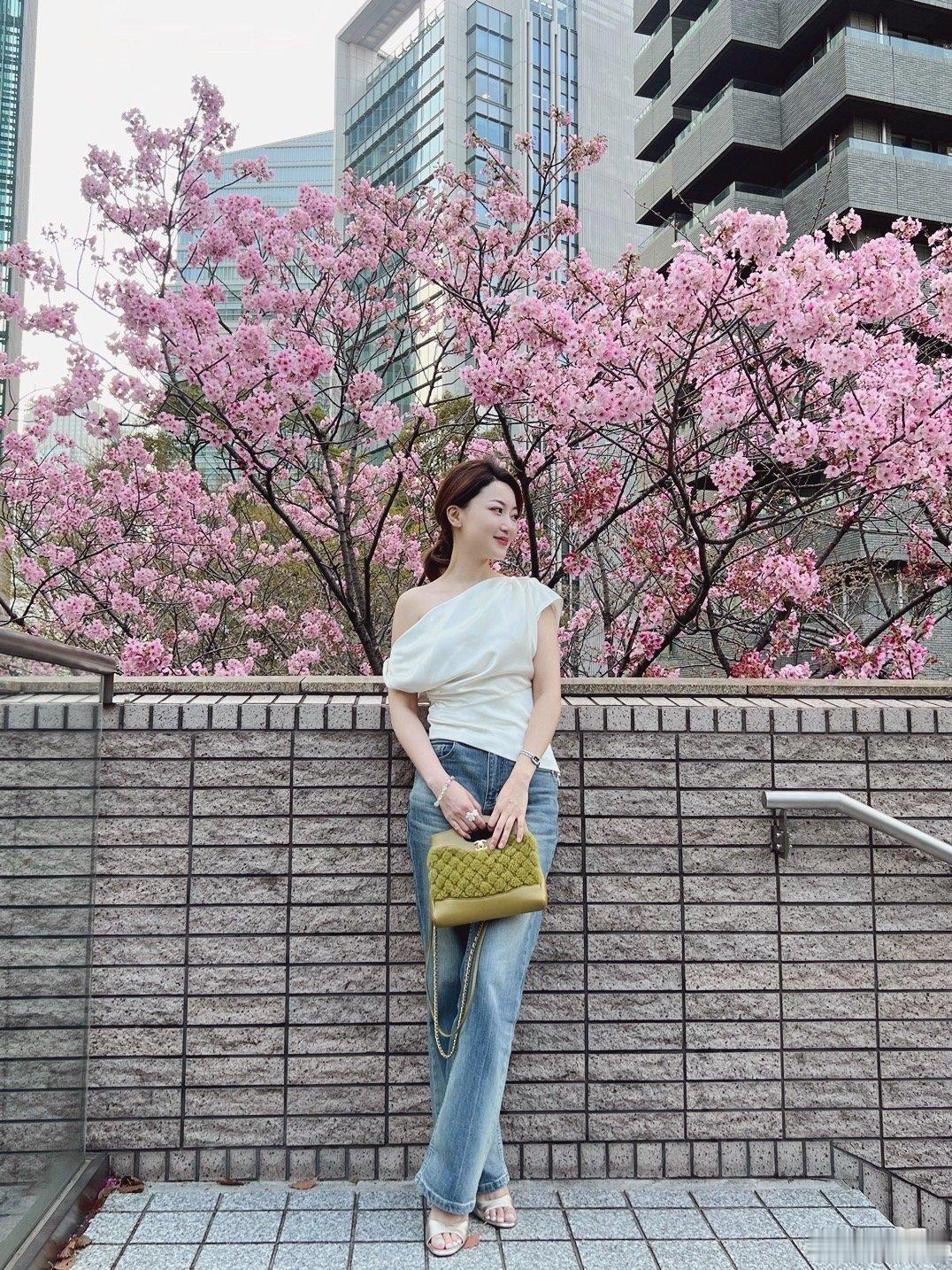 🌸 來一張做作擺拍！！！ ​​​