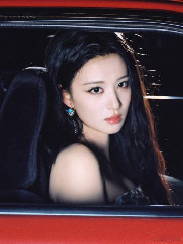 95 花仪态天花板非她莫属！王楚然走路摇曳生姿，身姿曼妙气场全开～ 