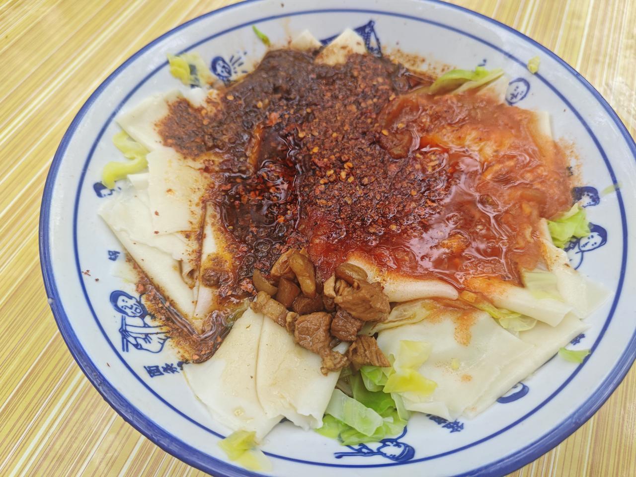 令人失望的biangbiang面

骑行了57公里，回来已经过了饭点，就想着到外