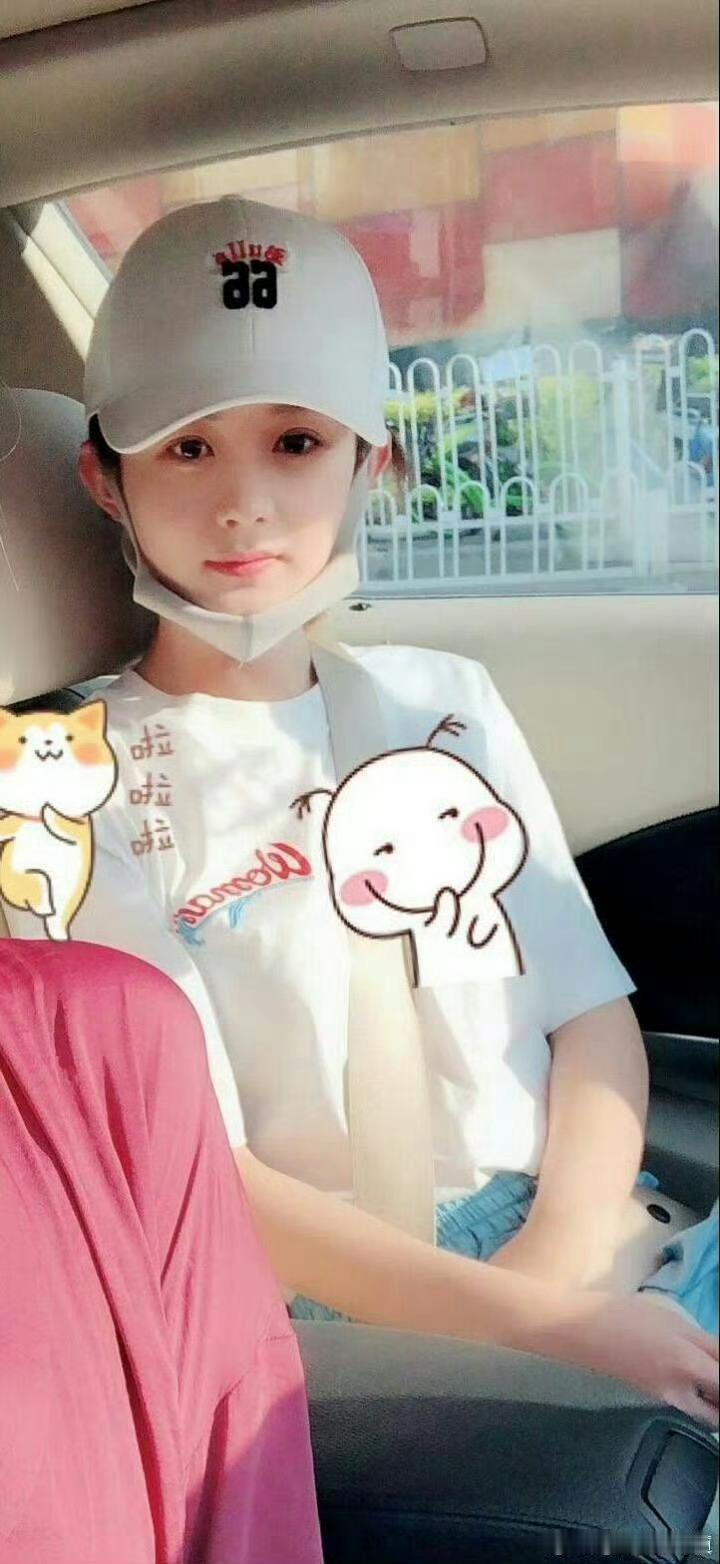 早上好各位家人早上好丽颖，今天周末醒的好早，各位都还在早睡吧，每天都是在想金鹰飞