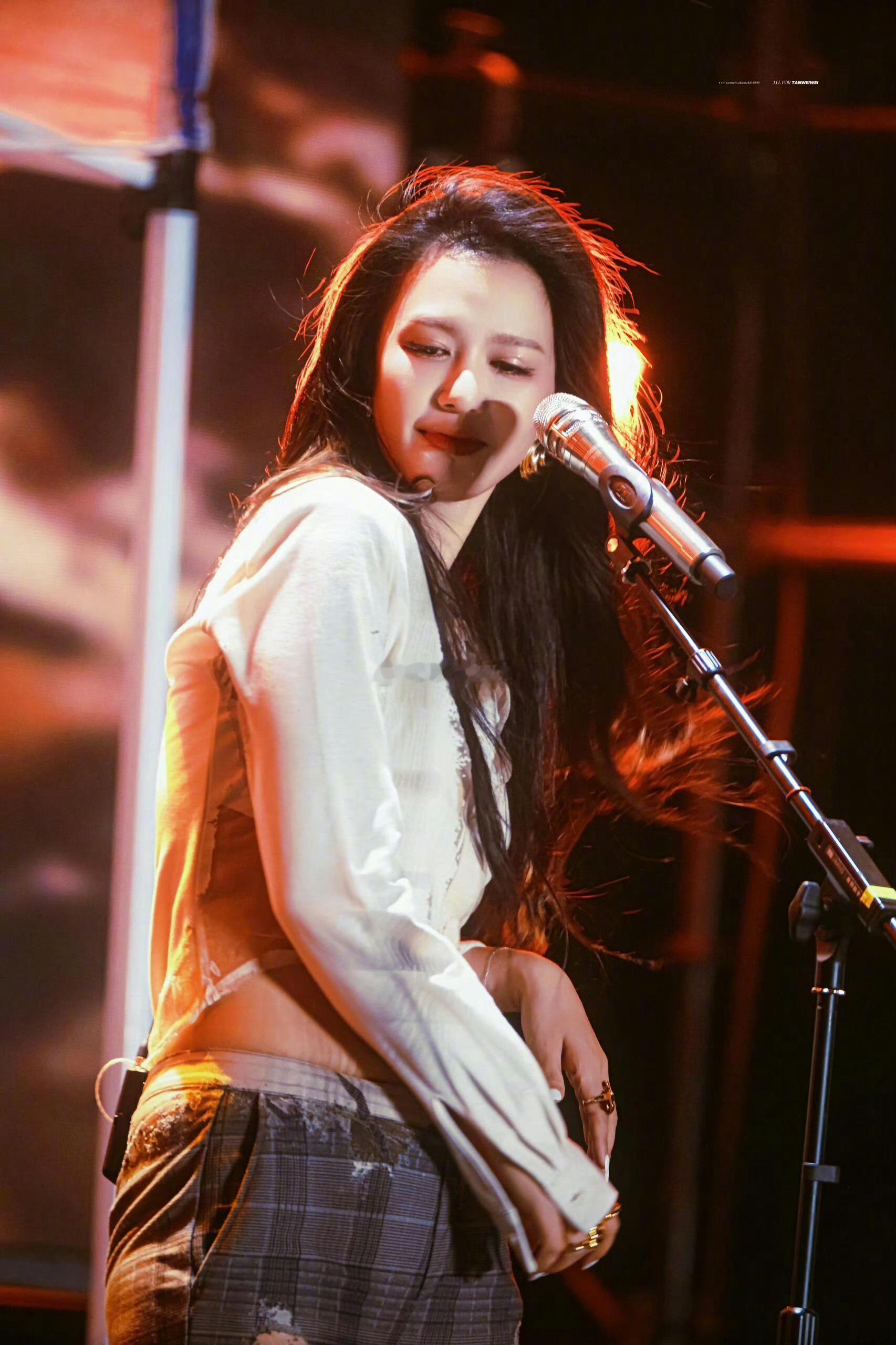 谭维维献唱生命树同名主题曲 谁被谭维维《生命树》的歌声狠狠共情了！主题曲+片尾曲