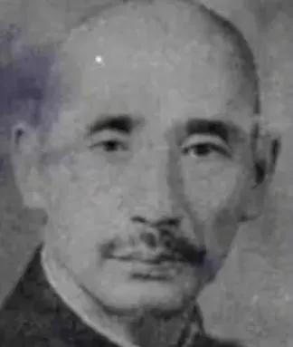1951年，大地主李润之被执行了枪决，财物充公。然而，他的300箱黄金珠宝，竟