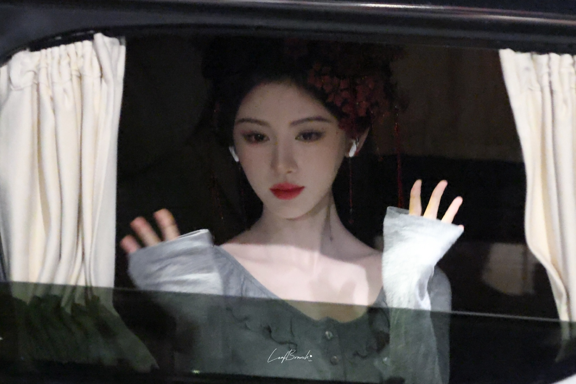 jjy鞠婧祎苏绿夏jjy鞠婧祎万花世界“黄昏处，想着微醺事，听着歌里的你” 
