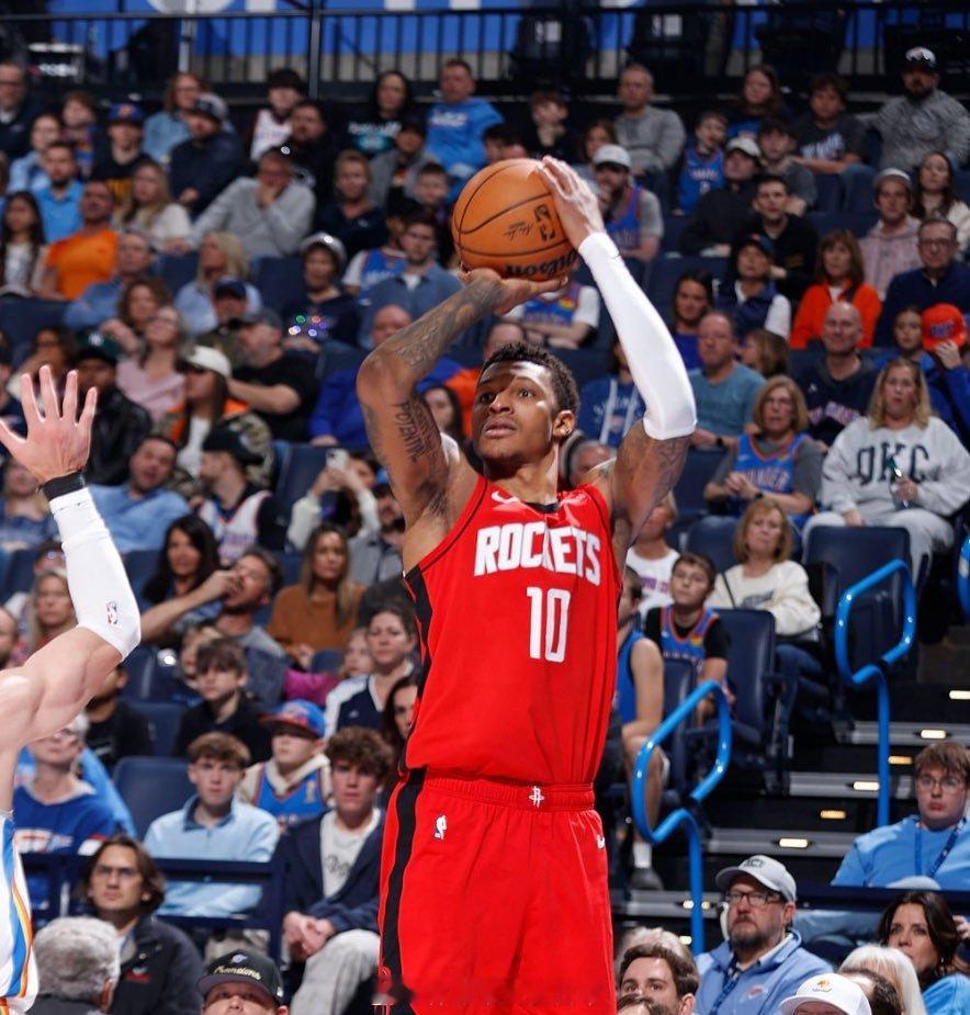 小贾过去12场比赛，场均16.1分6.8篮板0.9抢断1.4盖帽，真实命中率61