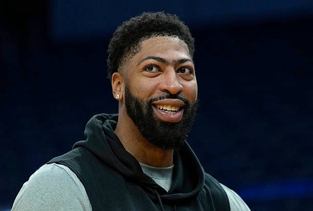 名记称浓眉会在截止日前被交易 名记Chris Haynes在节目中谈到浓眉时表示