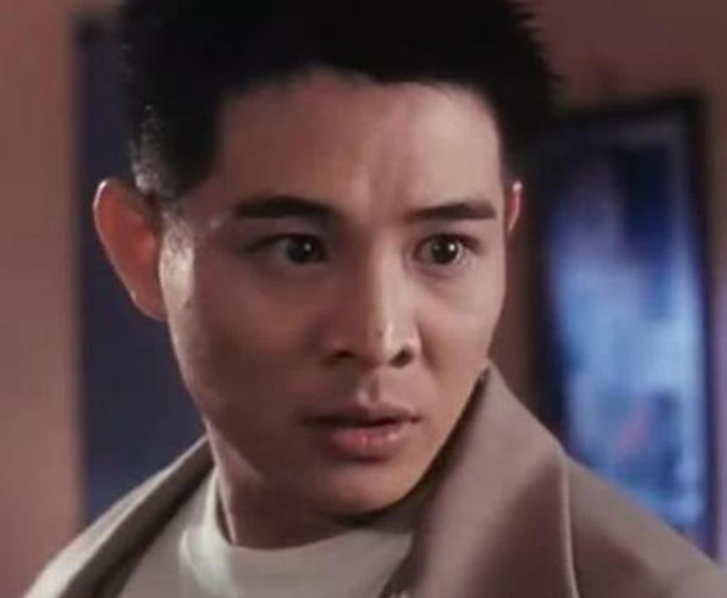 牧羊女在少林寺外等他
十三姨在佛山等他
光子在东京等他
赵敏在大都等他
小昭在波