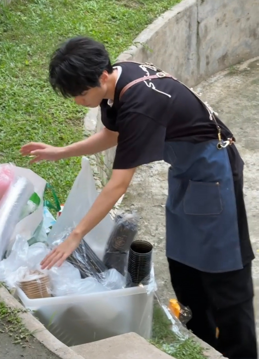 存那好多中餐厅路透视频到现在还没品完 根本没时间 现在也是过上了被物料追着跑的好