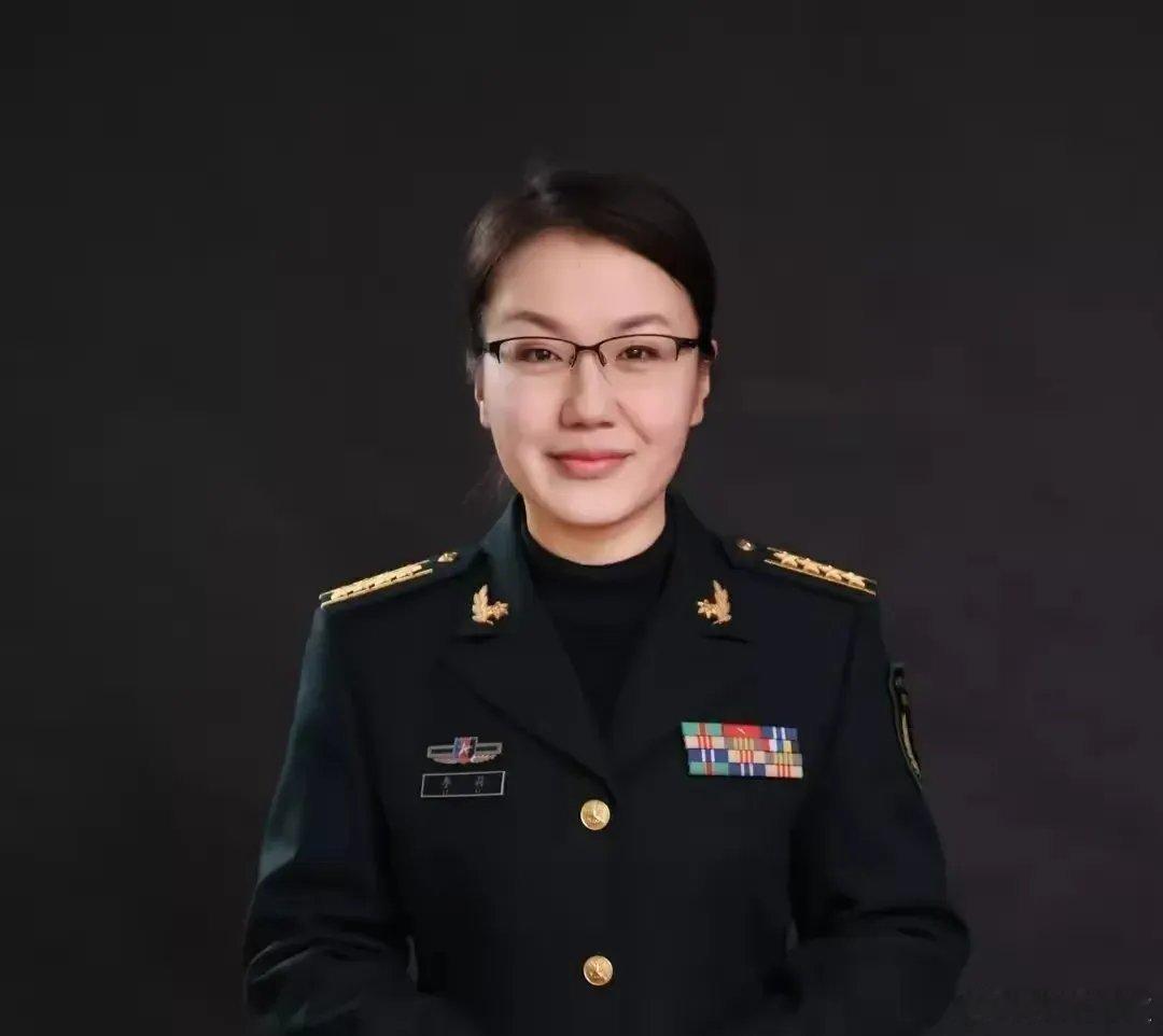 李莉究竟招谁惹谁了？        国防大学教授李莉大校，就因为在央视评论俄乌冲