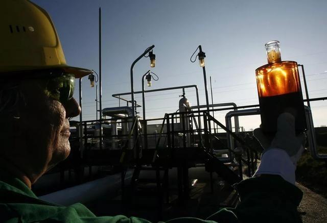 乌克兰做梦没想到，欧盟居然会帮着匈牙利和斯洛伐克说话，要求基辅修复用于接收俄罗斯