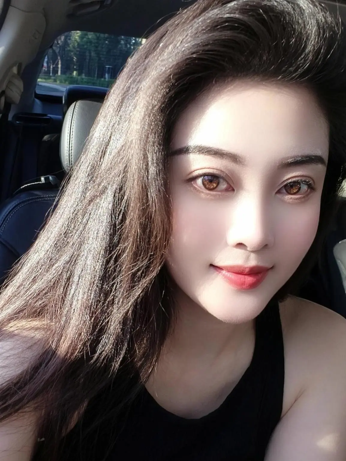 在狗面前，不要以为你善良，它就不会咬你.在小人面前，不要以为你是个好人...