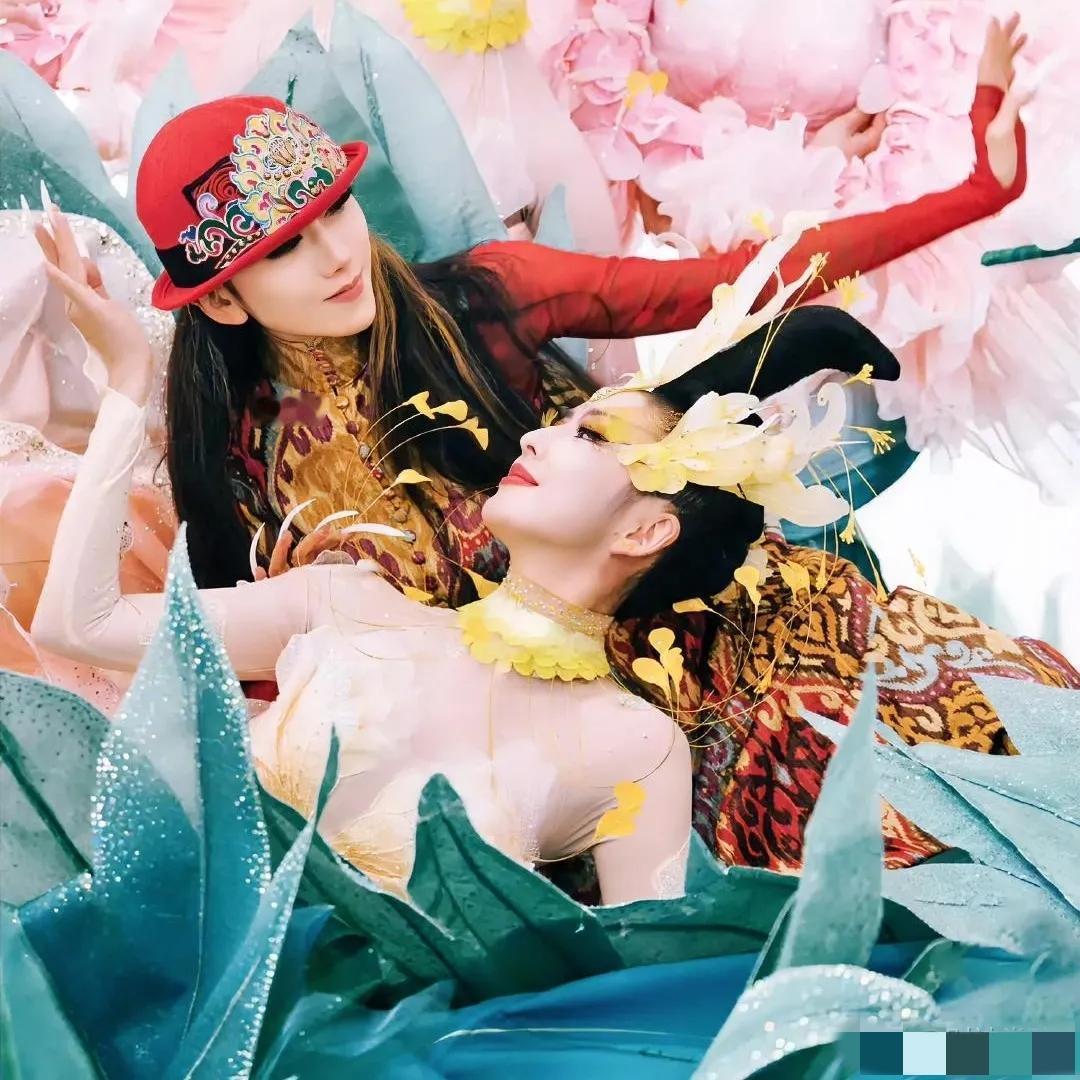 果真被我猜中了，
佟丽娅要翻红了，
在河南春晚没主持人没舞台的情况下，佟丽娅一身