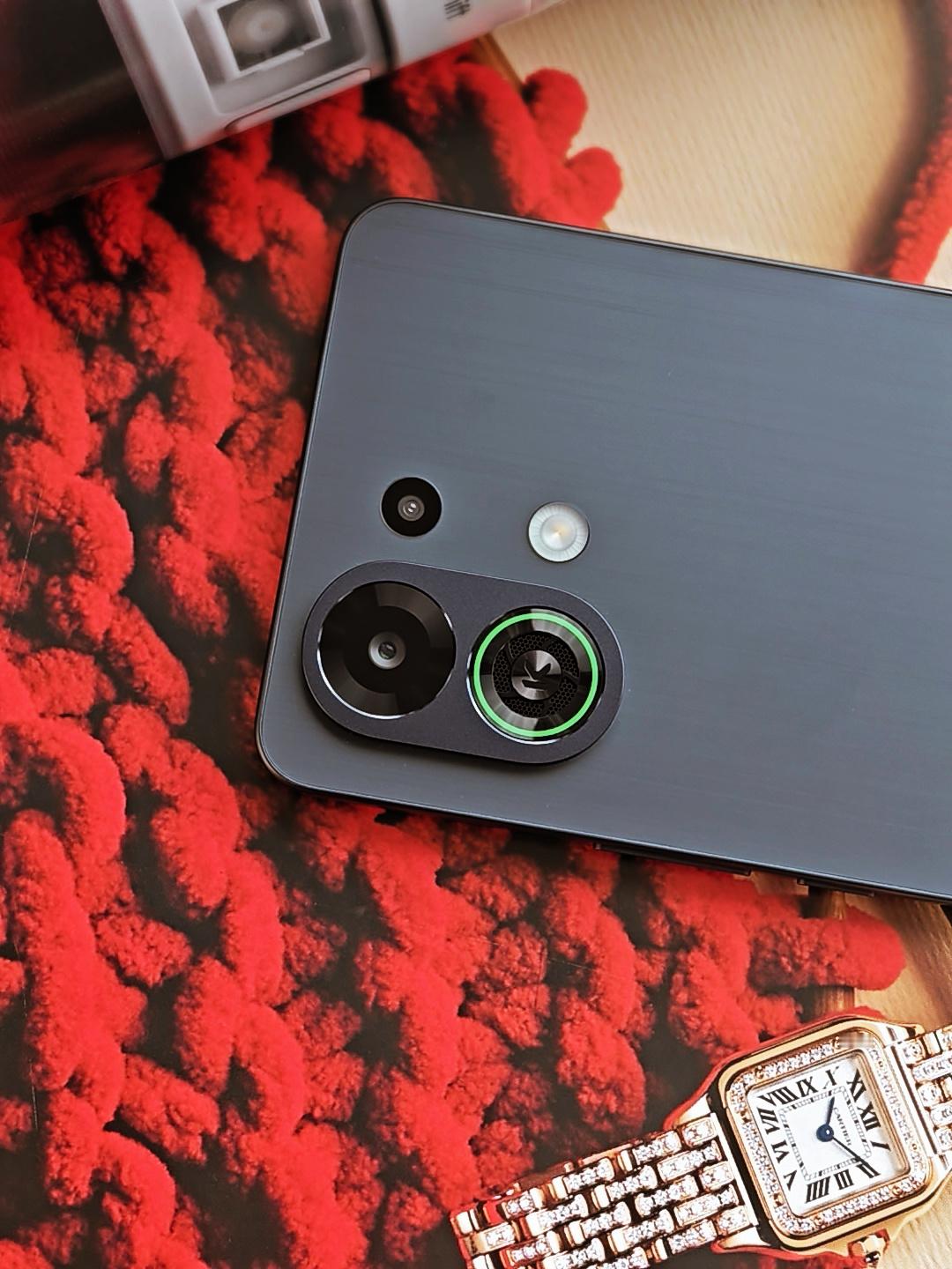 OPPO K13 Turbo 系列刚刚正式发布了，要说这次新机最具亮点的配置，我