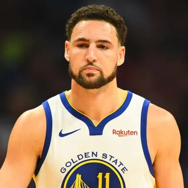 据NBA Today报道：“2024年夏天，他明确告诉湖人队，‘我愿意降薪。’他