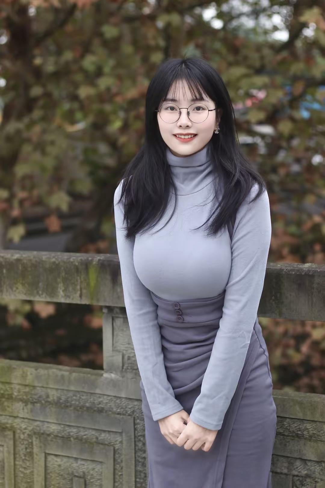 邻家大姐姐，真的很有气质！