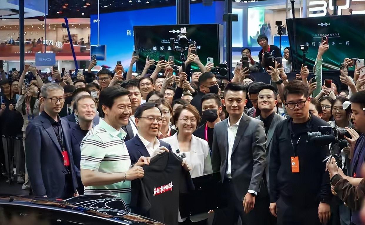 比亚迪这波操作什么意思？前四个月跌了26%？

别慌，这叫“政策戒断反应”。去年