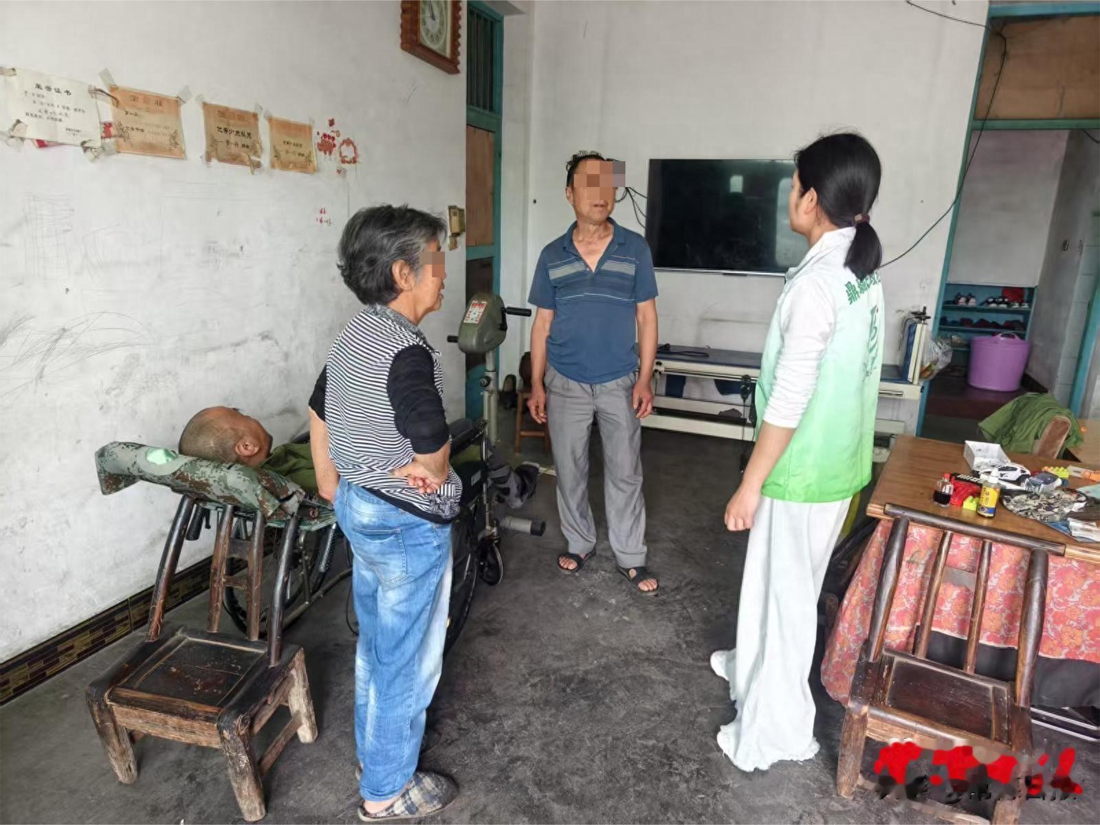 “经济+医疗+生活”全方位帮扶 民政社工助低保家庭重燃生活希望