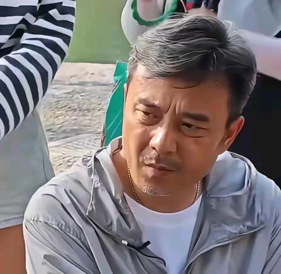 太长时间没有看湖南台了，也不知湖南台一哥汪涵的变化竞有如此之大，这应该是他在平时