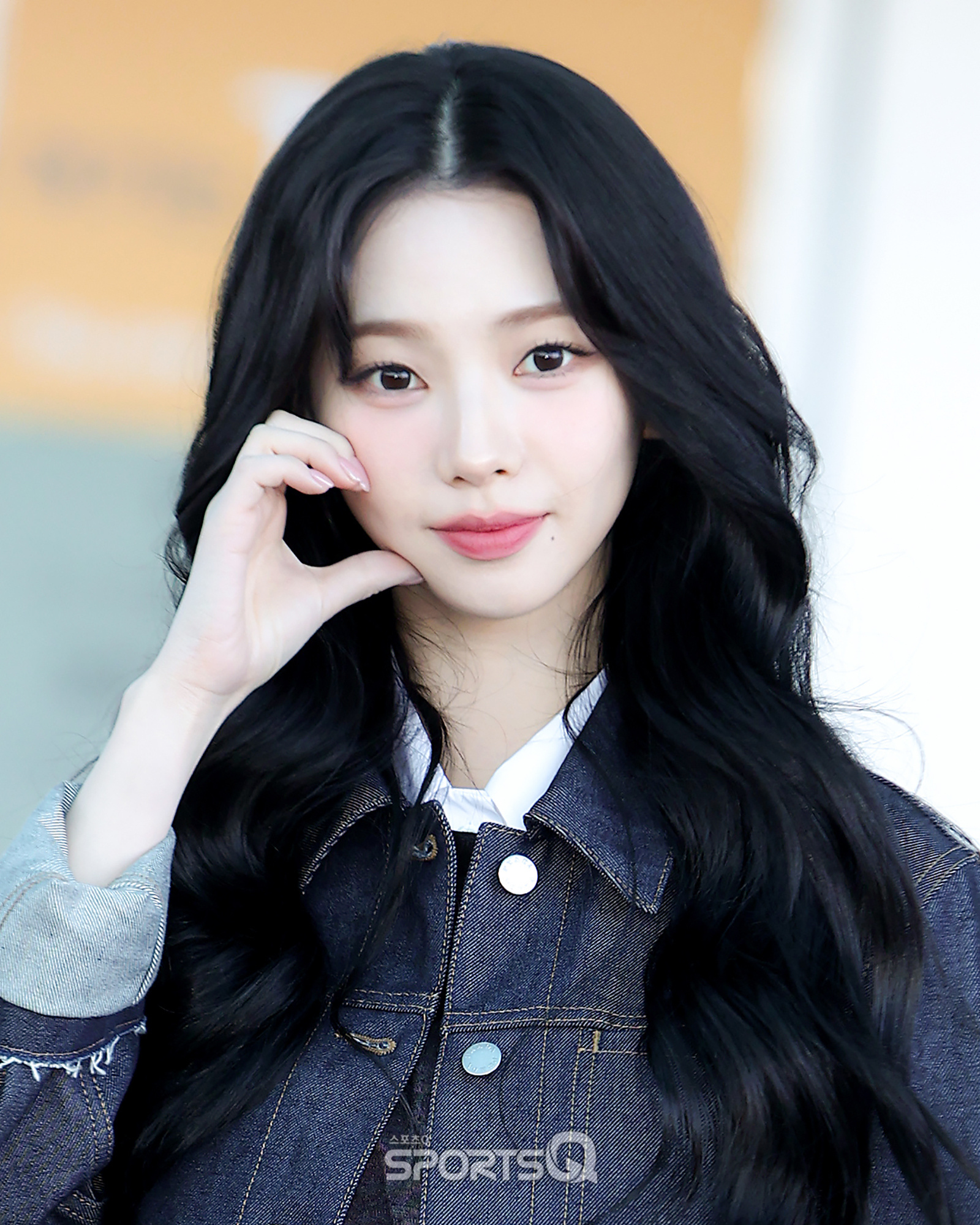 柳智敏 × PRADA F/W 2026. KARINA 机场启程米兰时装周 2