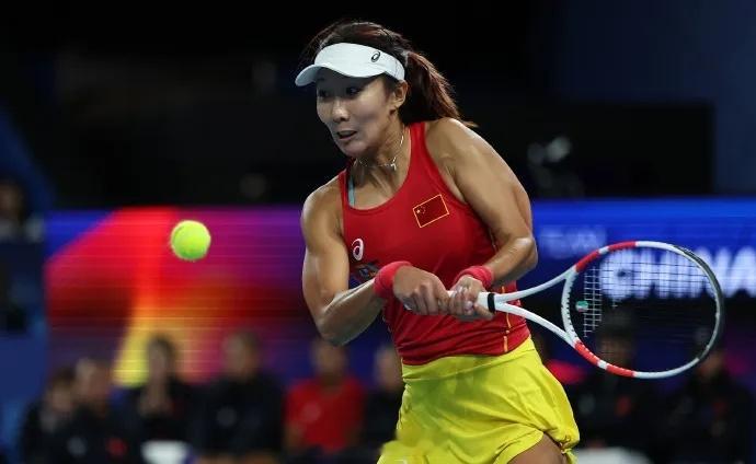 联合杯中国1比0巴西 2025年网球联合杯，中国队以2比0暂时领先巴西队，首场女