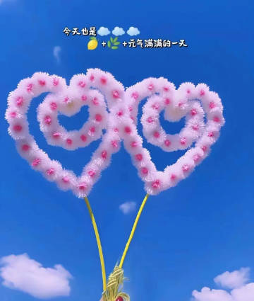“烟火人间，各有遗憾，今天比昨天好，这就是希望，愿我们落落为安，只记欢喜不记忧愁